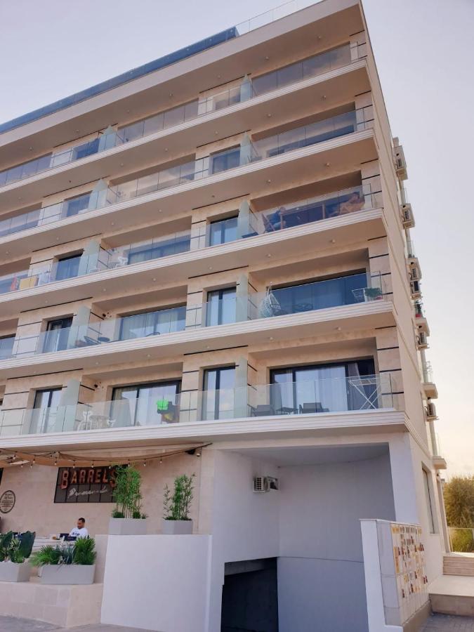 Seafront Papaya Apartment Нэводари Экстерьер фото